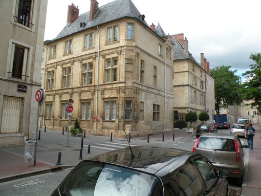  Rue Monseigneur Trouillet